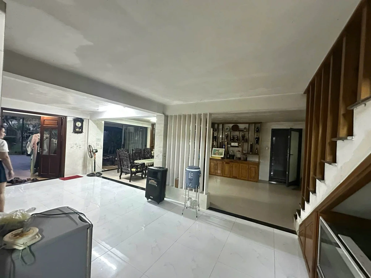 Biệt thự 3 tầng sân vườn mặt tiền Diệu Quang Huế 373m2 9 tỷ - Ảnh thu nhỏ 2
