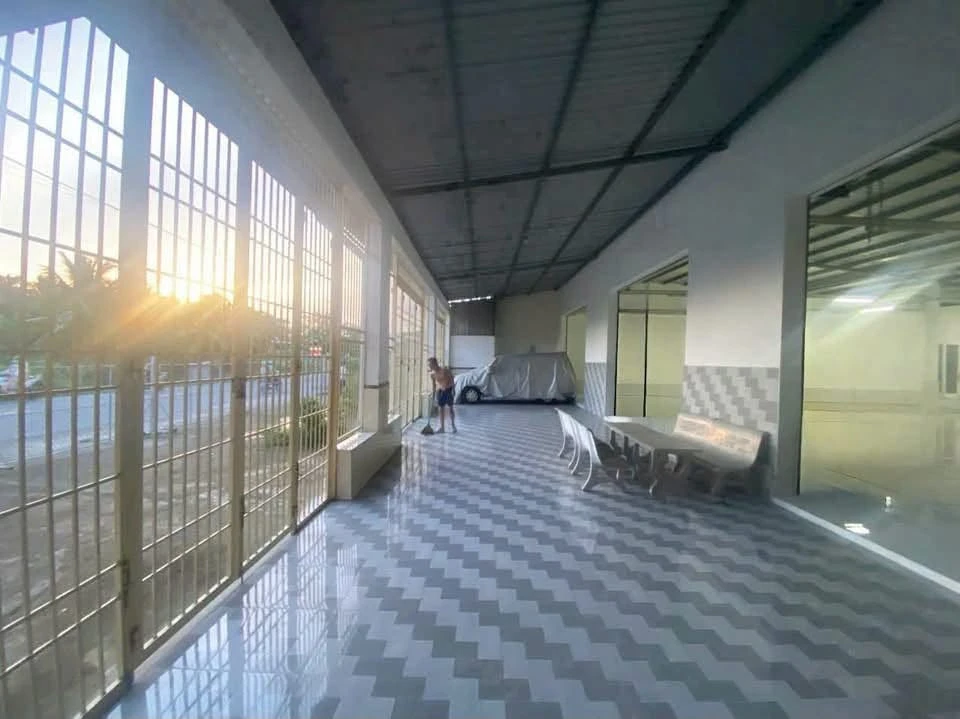 Cho thuê nhà mặt tiền 300m², Quốc Lộ 57C, Bến Tre - Ảnh 1
