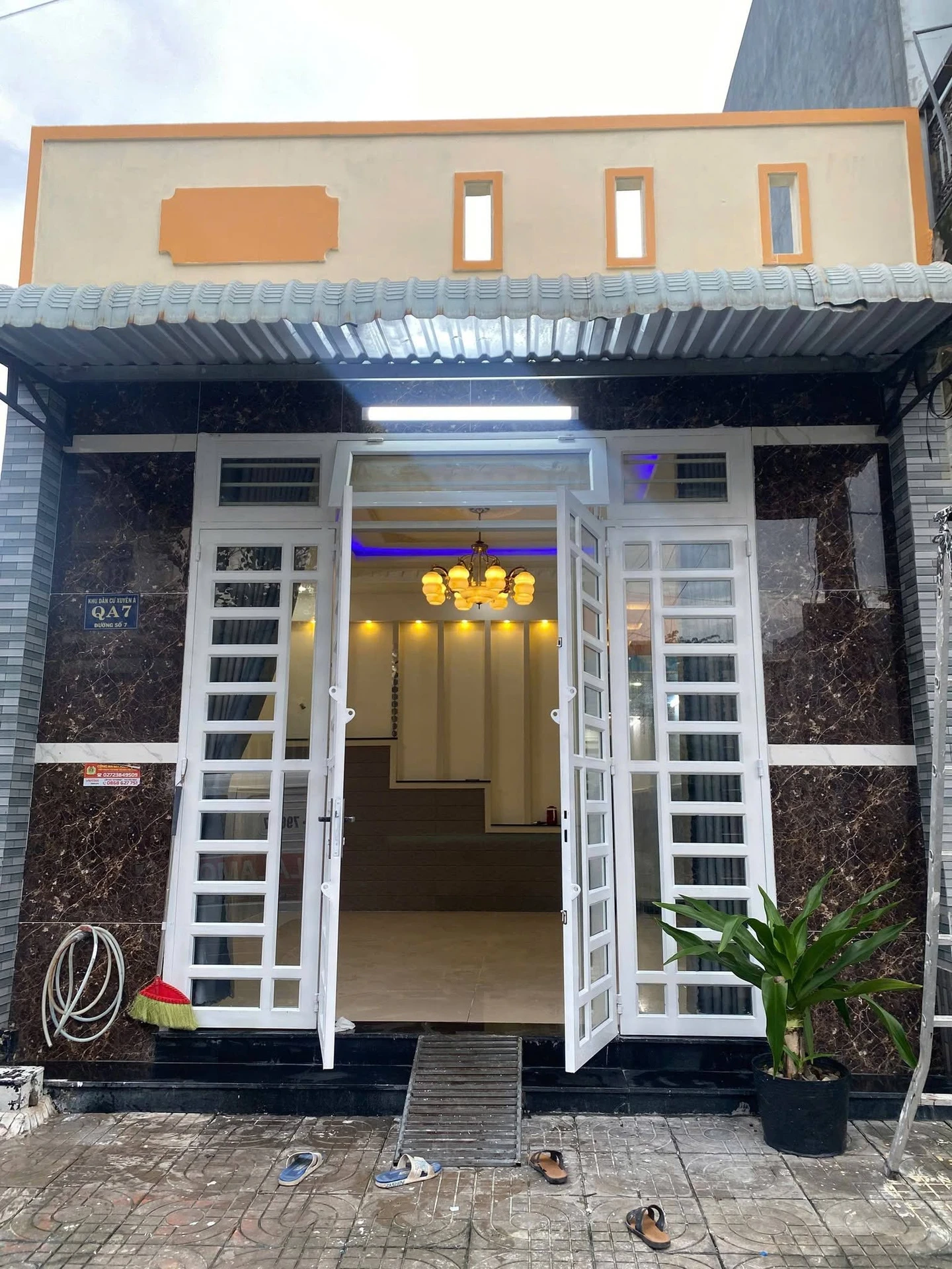 Bán nhà Đức Hòa Long An 5x16m 2 phòng ngủ 2,8 tỷ - Ảnh 1