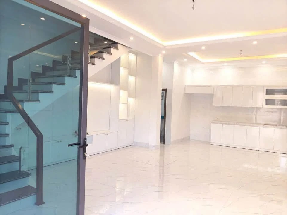 Bán nhà 3.5 tầng 4PN 5WC 55m² mặt tiền 6m Cao Thắng - Ảnh thu nhỏ 5