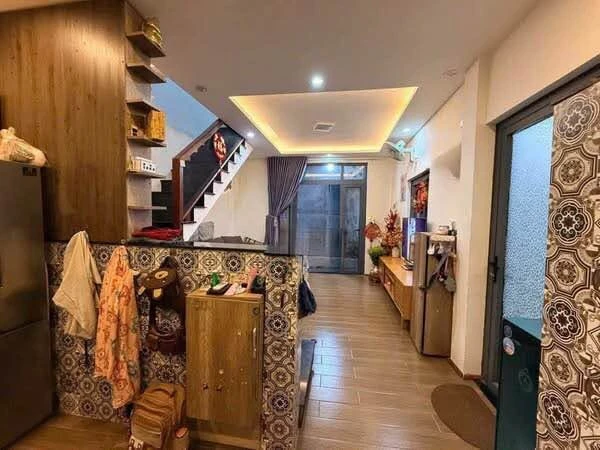Bán nhà 62m2 2 tầng 2 tỷ 050 Trần Hưng Đạo Quy Nhơn - Ảnh thu nhỏ 2
