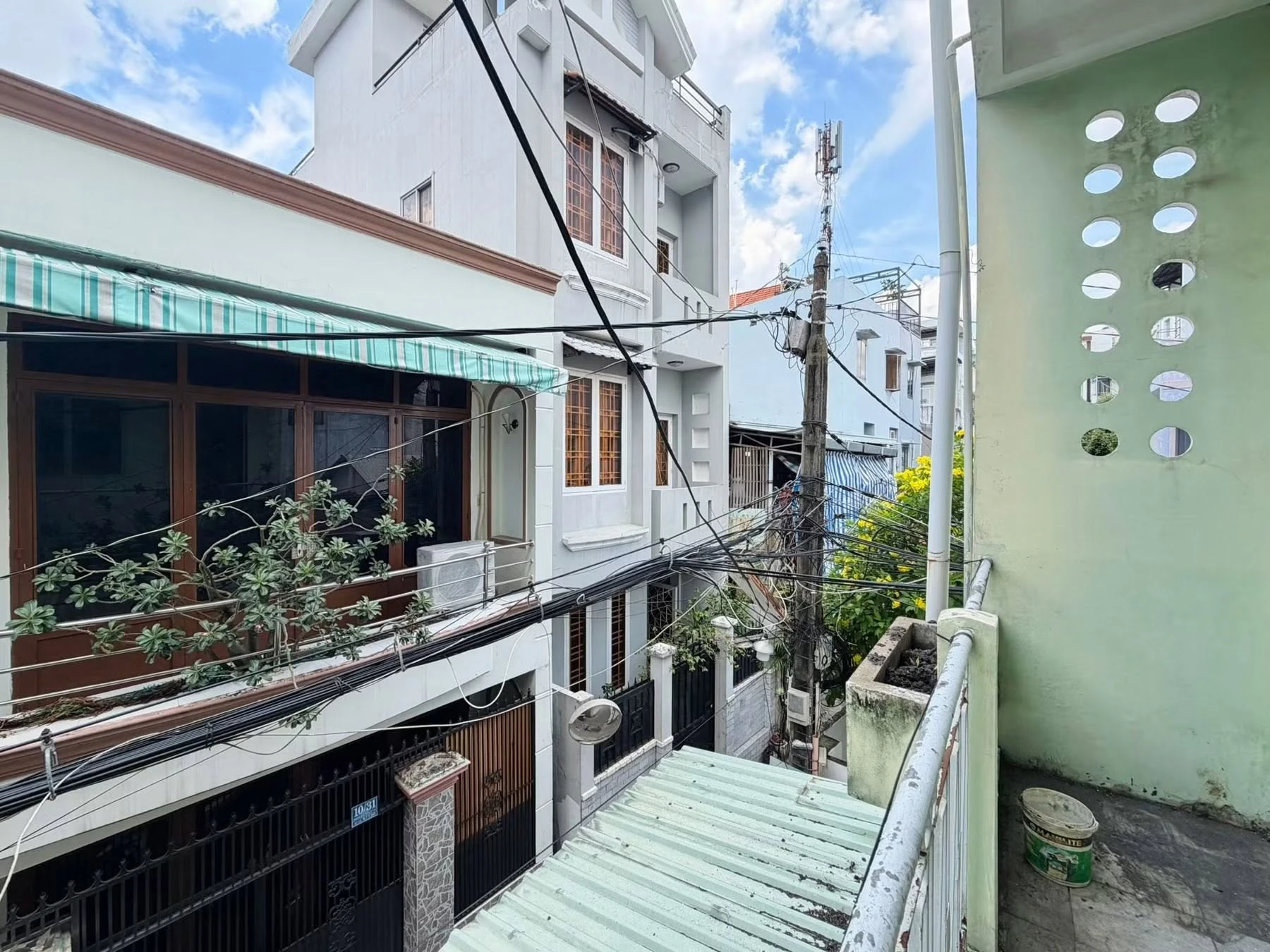 Bán nhà Hoàng Hoa Thám 50m² 3 tầng sân thượng 6.45 tỷ - Ảnh 1