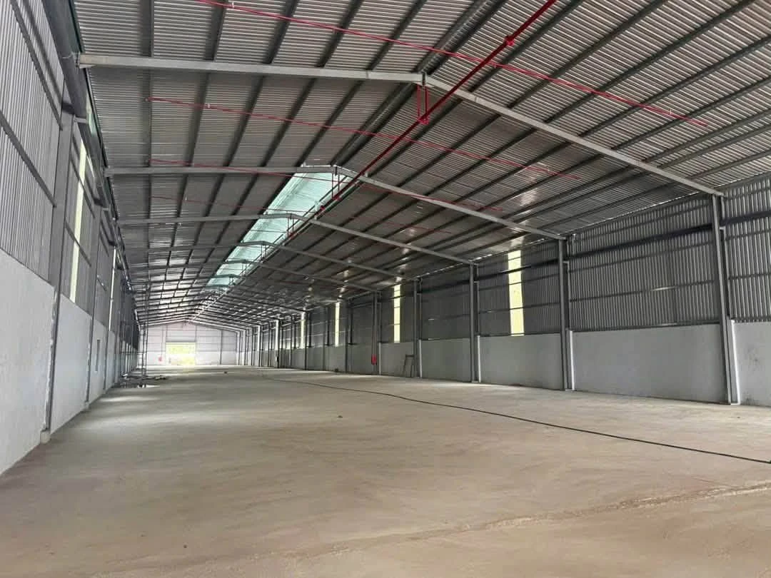 Cho thuê xưởng 2500m2 và văn phòng 85m2 tại Bến Cát, Bình Dương - Ảnh 1