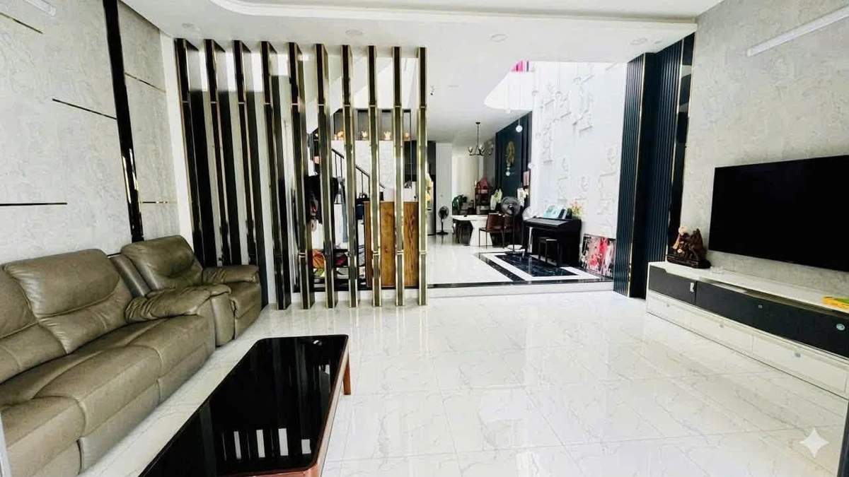 Bán nhà 1 trệt 1 lầu 188m2 hiện đại, 4PN, hướng Đông, Phú Lợi - Ảnh thu nhỏ 2