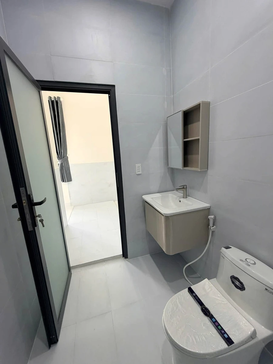 Bán nhà 2 mặt tiền 100m² sát Nguyễn Thái Học, Bình Tân - Ảnh thu nhỏ 4