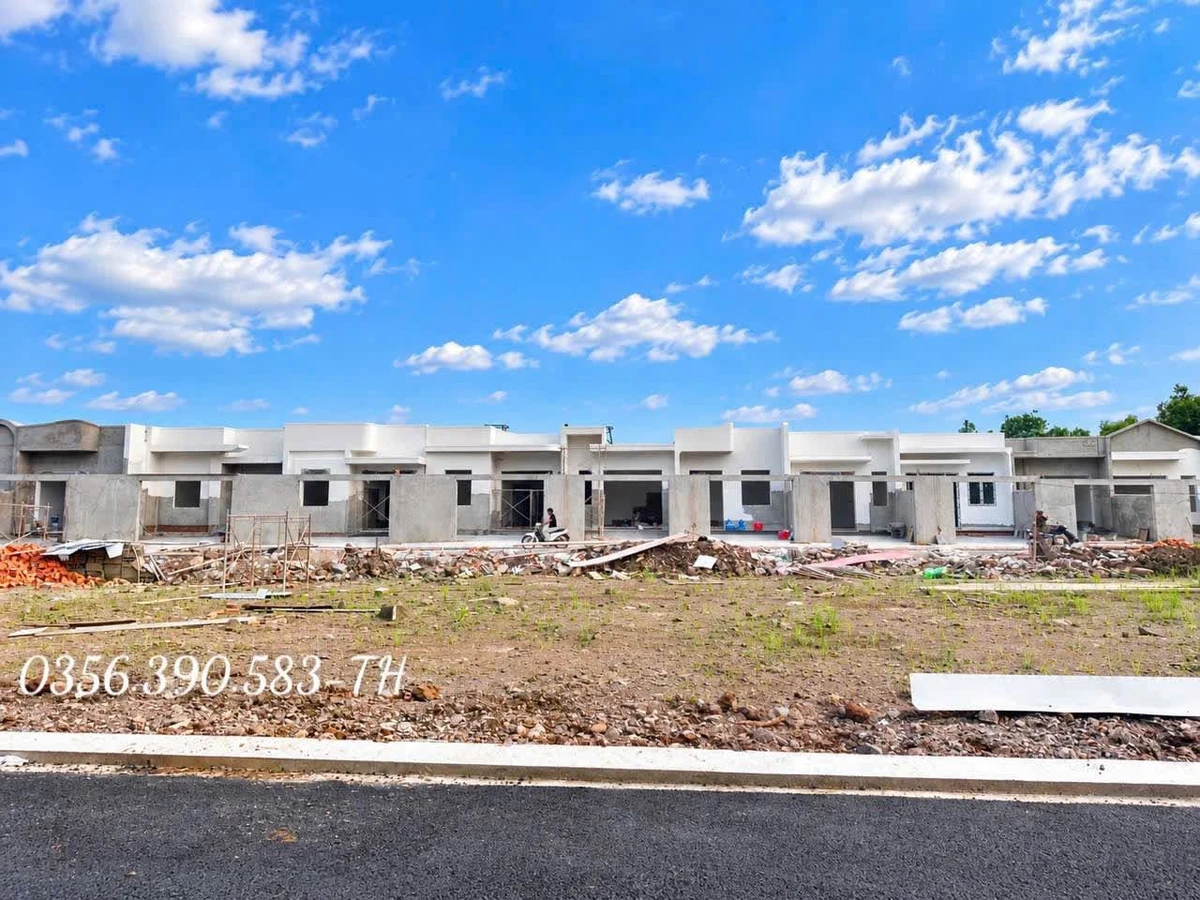 Bán nhà phố 100m² 2 phòng ngủ Phường Long Khánh 1 tỷ 250 triệu - Ảnh thu nhỏ 3
