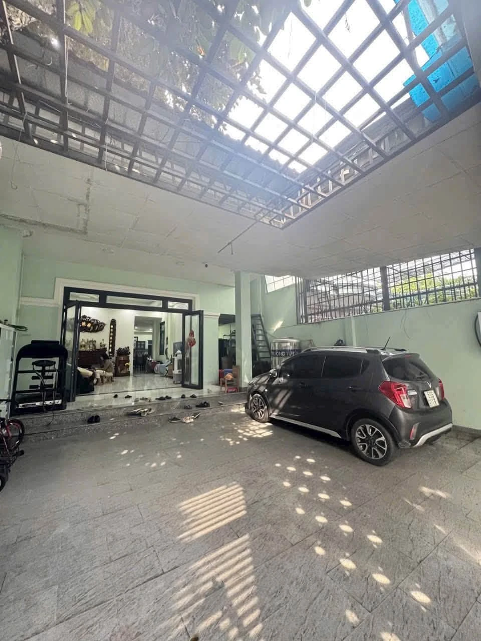 Bán nhà hẻm xe hơi 5m, 210m2, 5PN Thủ Đức - Ảnh 1