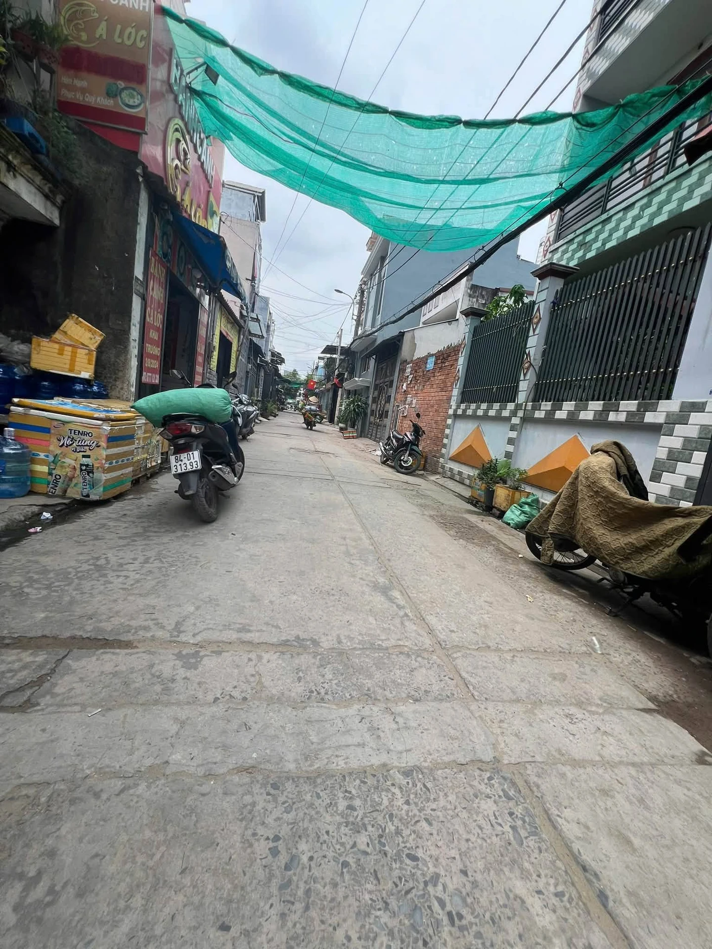 Bán nhà 40m2 gần Aeon Tân Phú, xe tải tới nhà, giá 6 tỷ - Ảnh 1