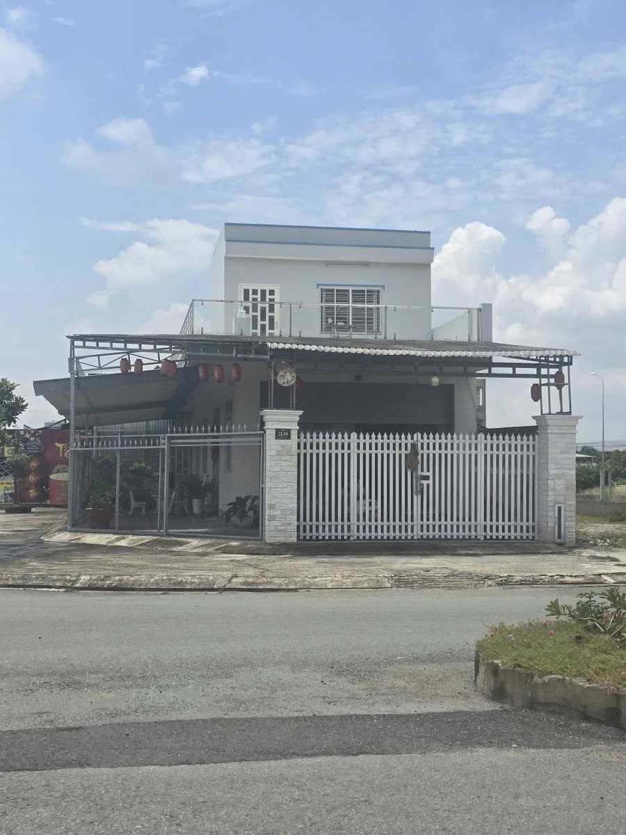 Bán nhà góc 2 mặt tiền 250m² KDC Hưng Gia, giá 9 tỷ 600 - Ảnh 1