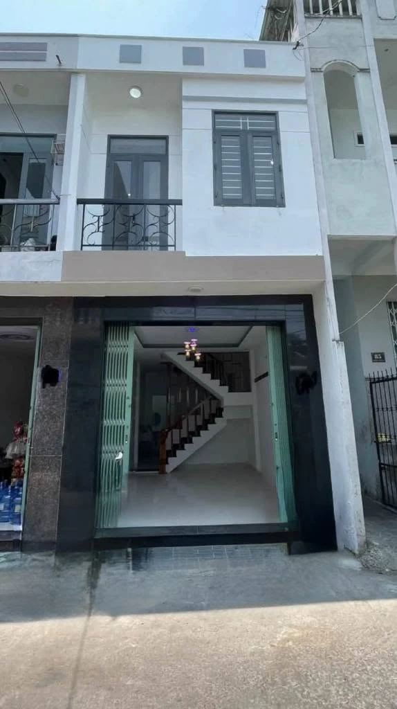 Bán nhà 2 tầng mặt tiền đường 1/5, TP Quy Nhơn, 40,4m2, 2 phòng ngủ, giá 2,6 tỷ - Ảnh thu nhỏ 2