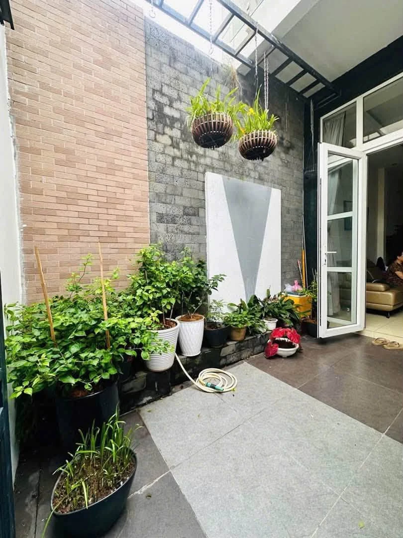 Nhà 2 tầng 68m² Hiệp Phú, 3PN-2WC, nhỉnh 4 tỷ - Ảnh 1