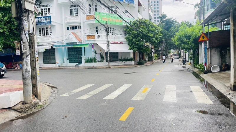 Bán nhà 1 trệt 1 lầu 54,6m2 cách biển 300m Nha Trang 2,56 tỷ