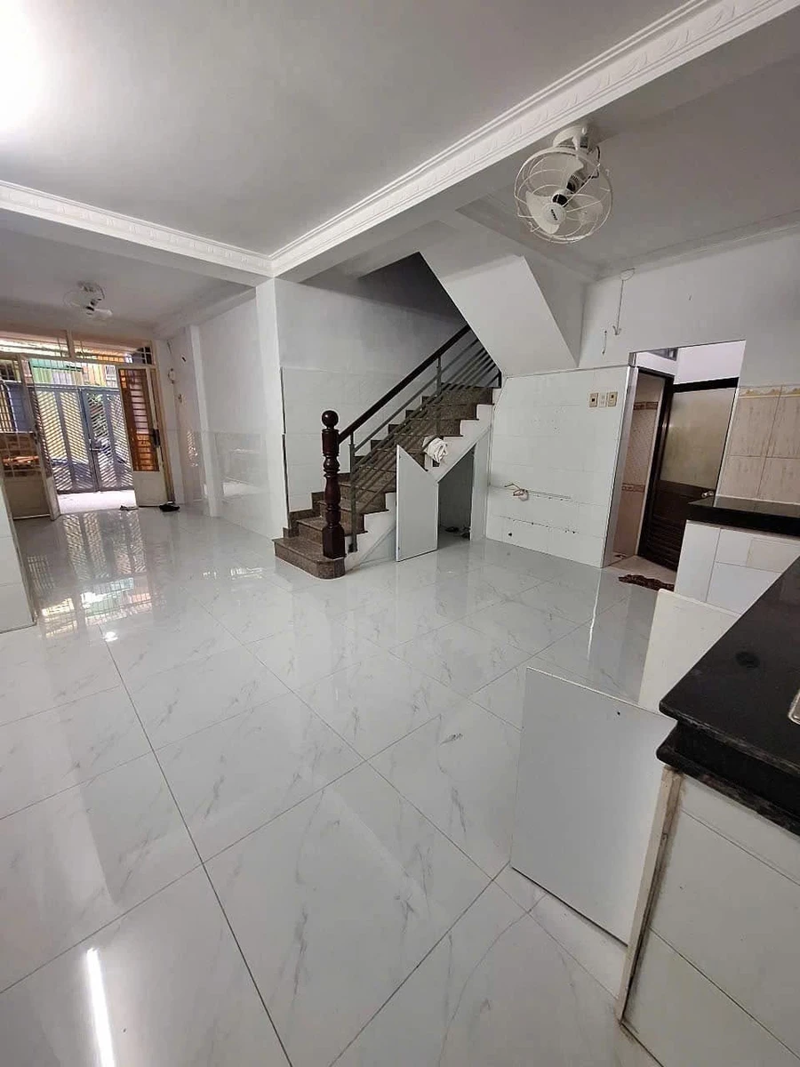 Cho thuê nhà 2 PN 30m² Lạc Long Quân, Tân Bình - Ảnh 1