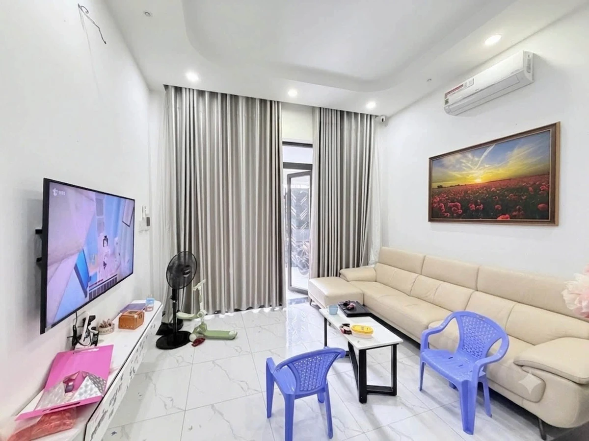 Bán nhà 3 tầng 52m² Quận 9 giá 5,7 tỷ - Ảnh thu nhỏ 4