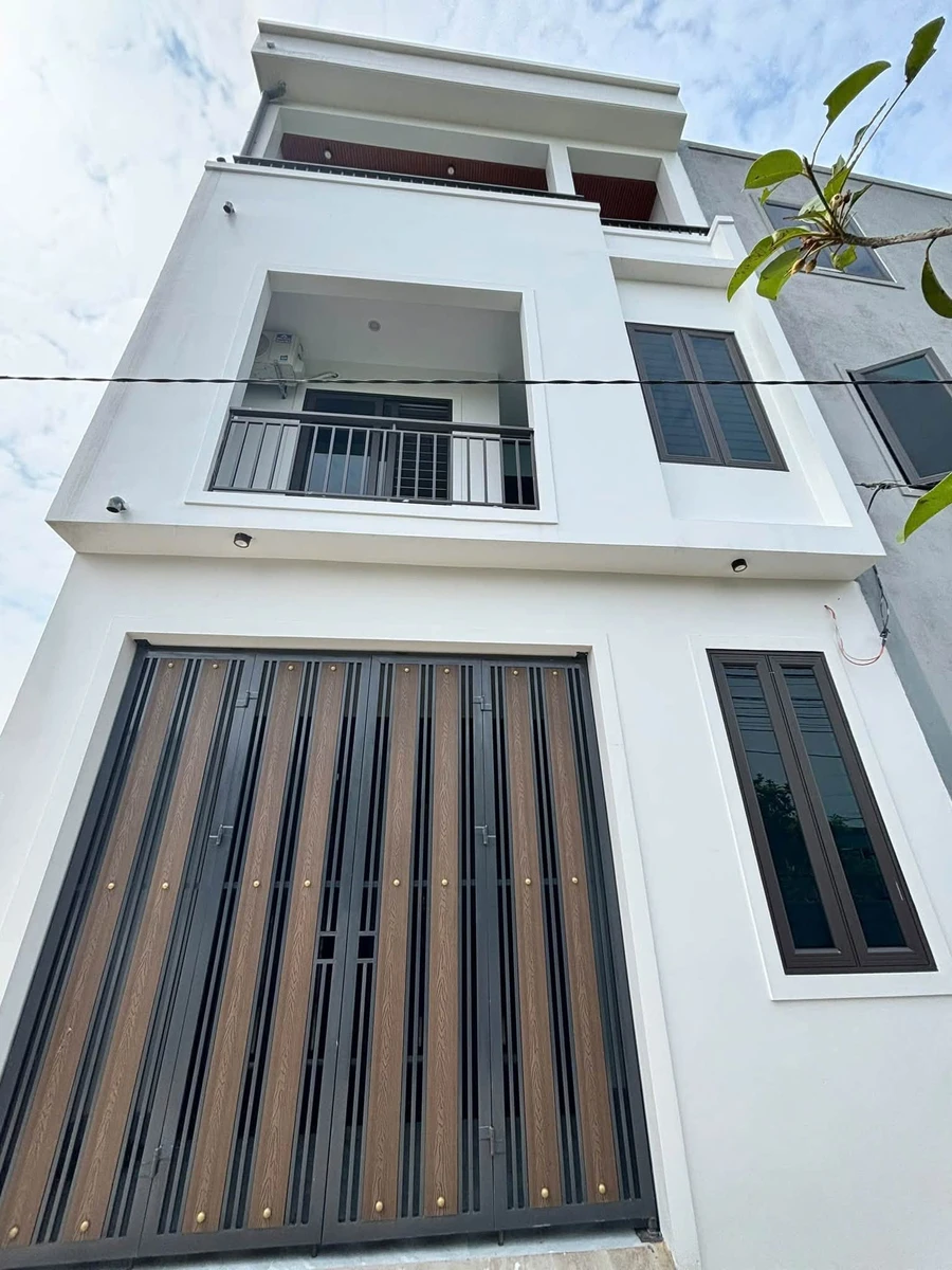 Bán nhà 3 tầng 50m2 ngõ Hòa Thuận Thủ Đức, 2 tỷ - Ảnh 1