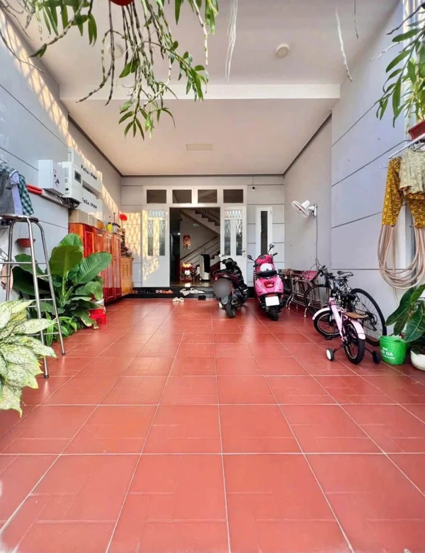 Bán nhà mới 4 PN, 3 WC, 100m2 sân xe tại Phan Thiết