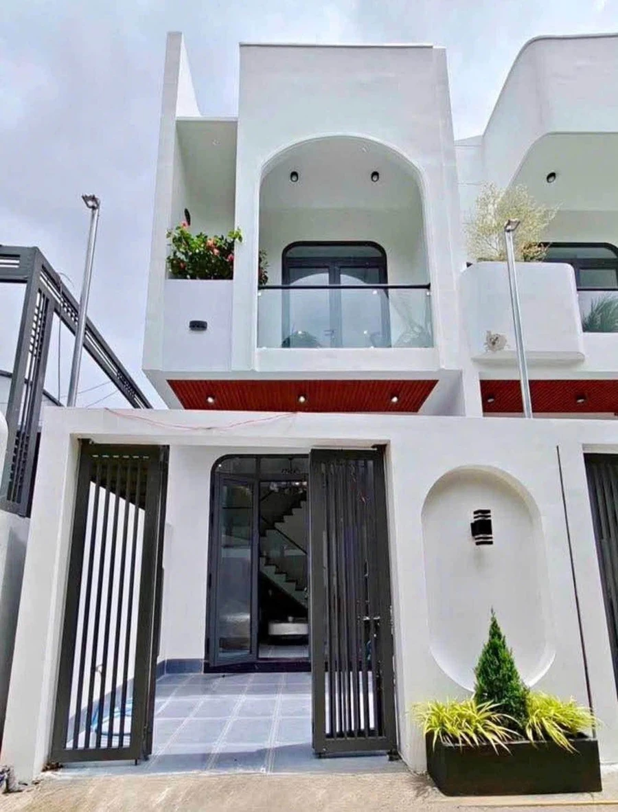 Bán nhà 1 trệt 1 lầu 100m2 Biên Hòa, 3 PN, sổ riêng - Ảnh 1
