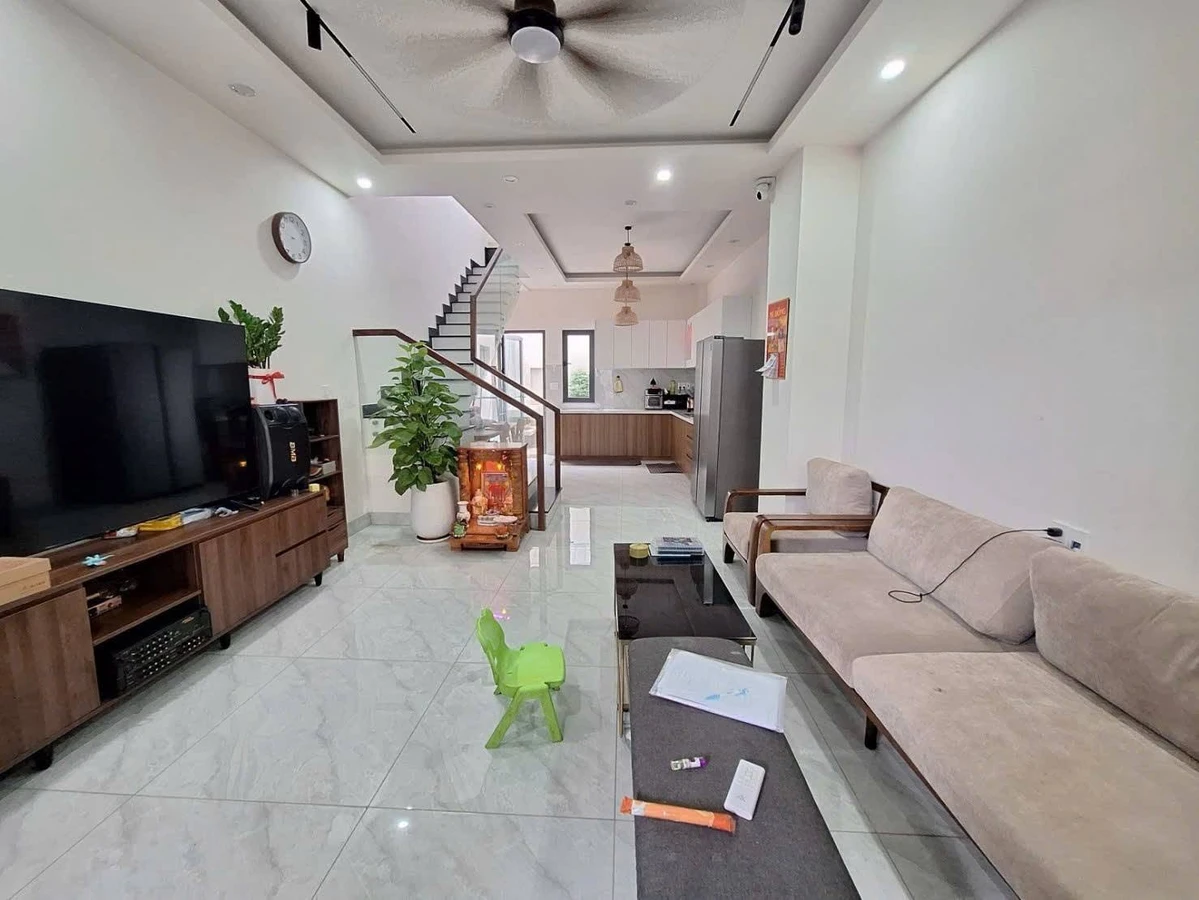 Bán nhà 3 tầng 72m² sân ô tô Bình Chiểu, Thủ Đức 6.3 tỷ - Ảnh 1