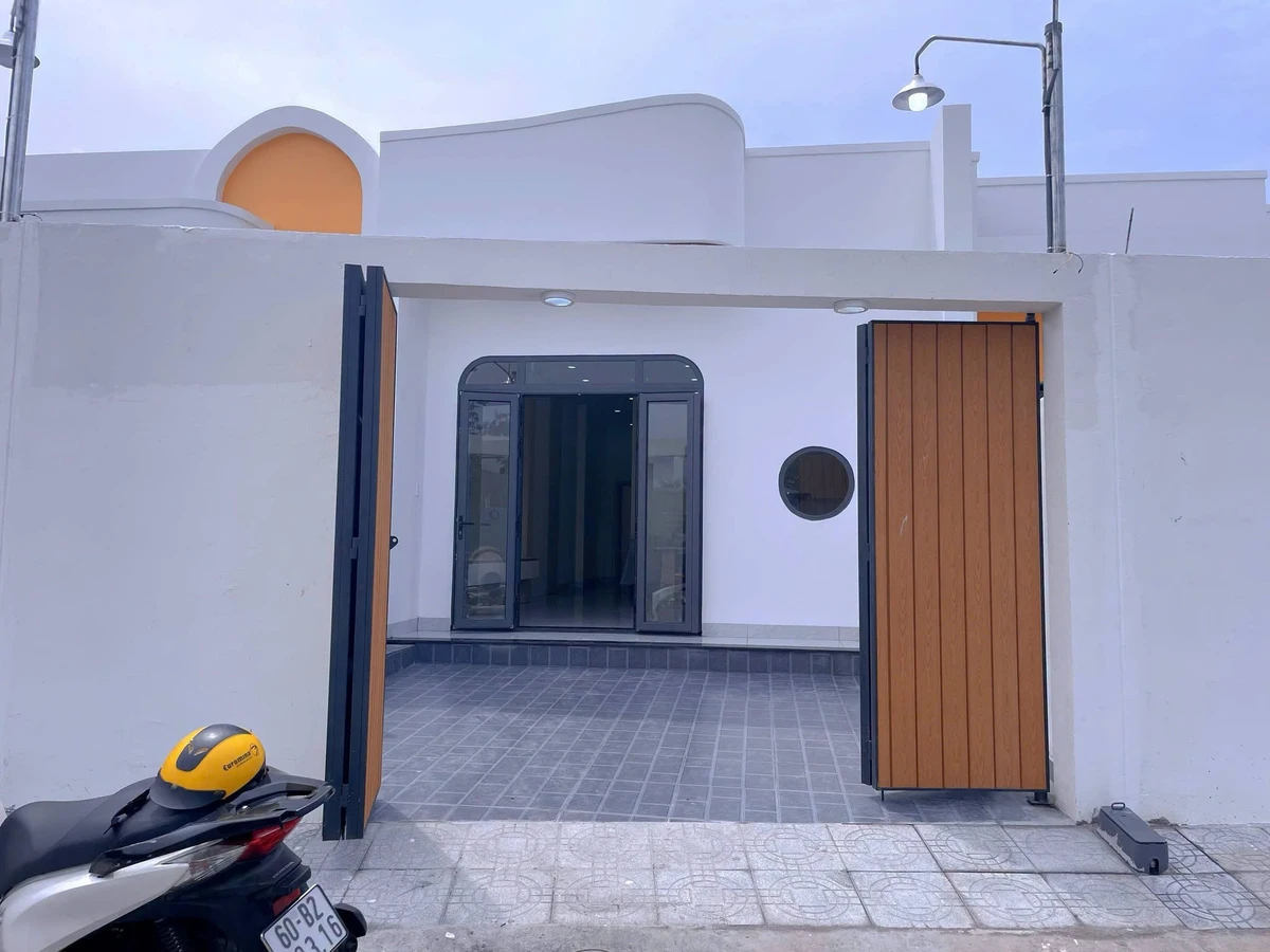 Bán nhà phố 2PN mặt tiền 100m², Bàu Trâm, Đồng Nai, 1 tỷ 250 triệu - Ảnh thu nhỏ 2