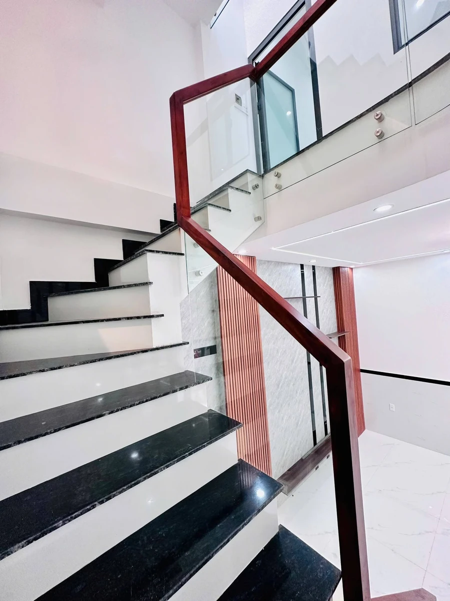 Nhà 3 tầng hẻm Quy Nhơn, 30m2 sàn, 3 PN, 3 WC - Ảnh thu nhỏ 4
