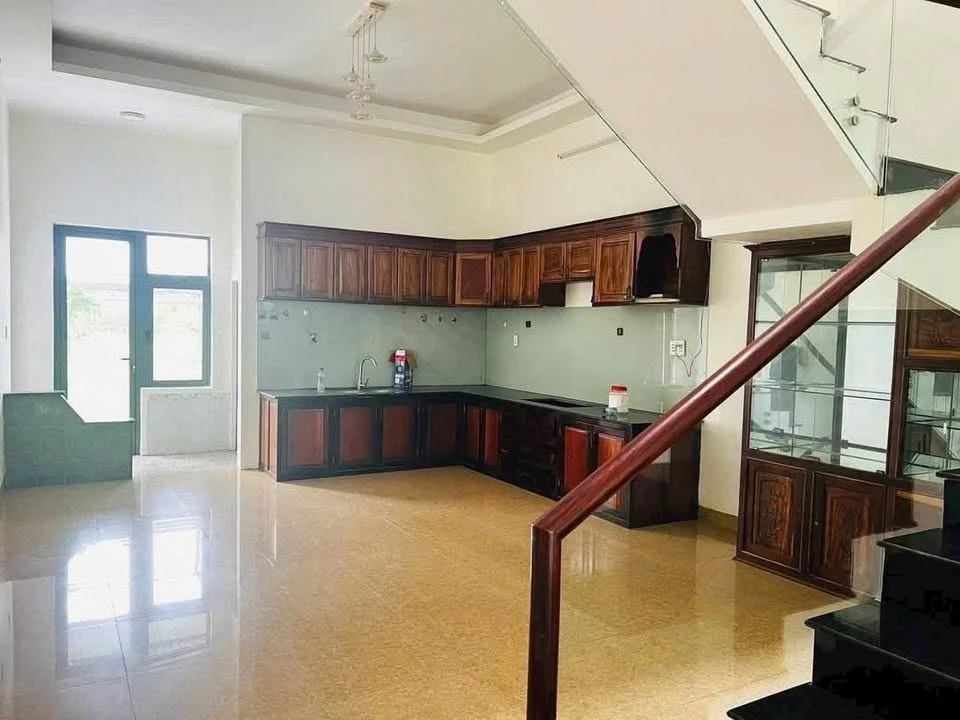 Bán nhà 2 mê mặt tiền Trường Chinh 100m² 3 phòng ngủ 3,8 tỷ - Ảnh thu nhỏ 5
