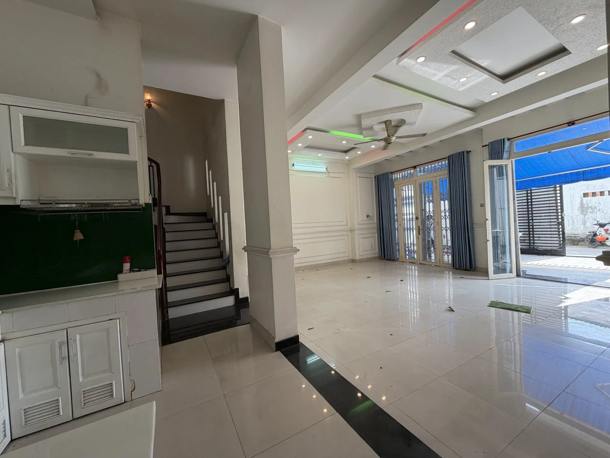 Bán nhà 3 tầng kiểu biệt thự mini 98m2, 4PN, hẻm xe hơi An Dương Vương, An Lạc, Bình Tân - Ảnh 1