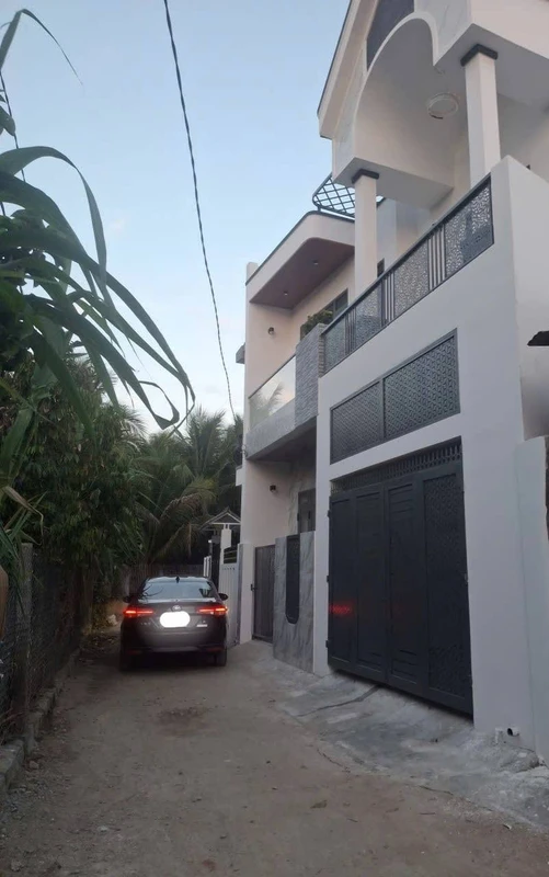 Bán nhà 2 tầng 81m2, 3 phòng ngủ, gara xe hơi tại Diên Khánh, Khánh Hòa