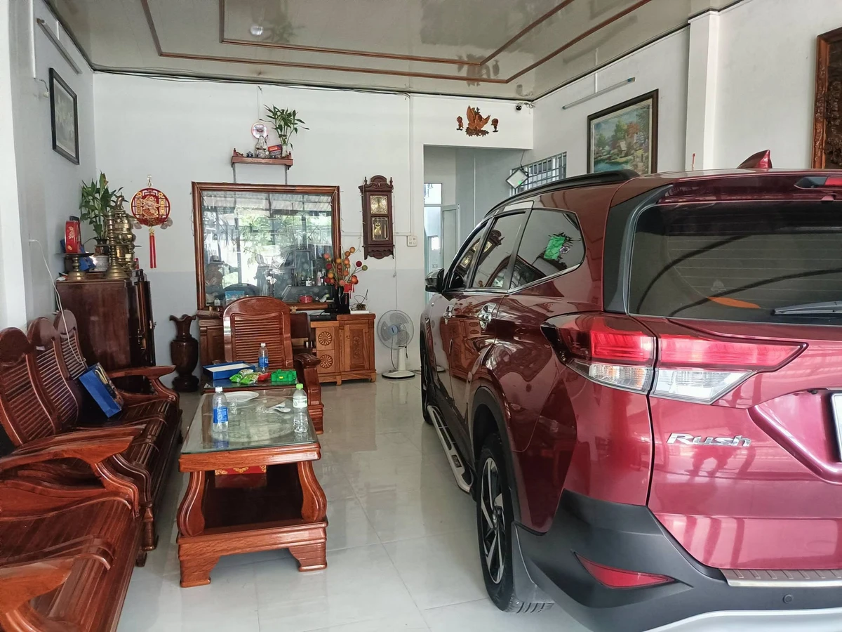 Bán nhà 2 tầng 120m2 gần Nguyễn Tất Thành, Bình Kiến - Ảnh 1
