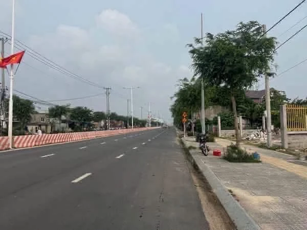 Bán đất mặt tiền ven biển 150m² gần cầu Cửa Lấp Phước 4,45 tỷ - Ảnh 1