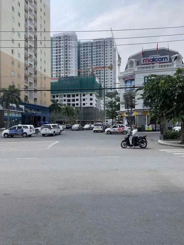 Bán shophouse 184.8m² mặt tiền kinh doanh Vincom 550, 13.8 tỷ