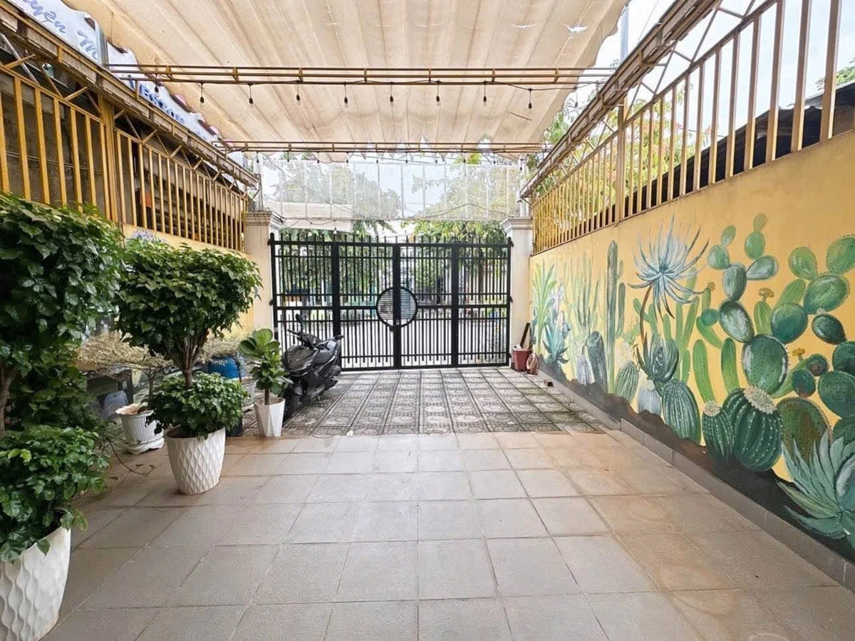 Bán nhà mặt tiền 2 tầng 110m² đường Nguyễn Trí Phương Dĩ An - Ảnh thu nhỏ 2