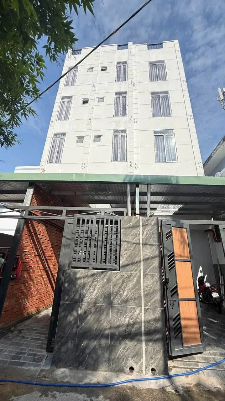 Bán tòa CHDV mặt tiền kinh doanh 220m² Quận 9 - 13 tỷ - Ảnh 1
