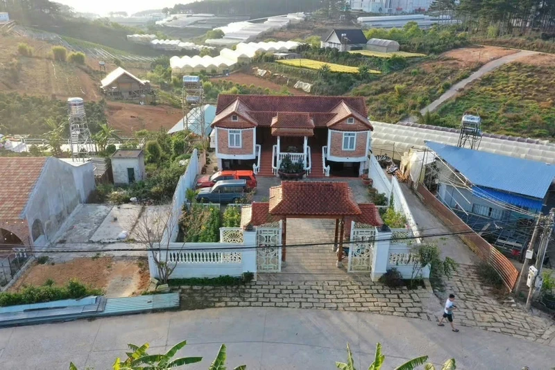 Bán biệt thự Đà Lạt 8000m2 giá 3 triệu/m2