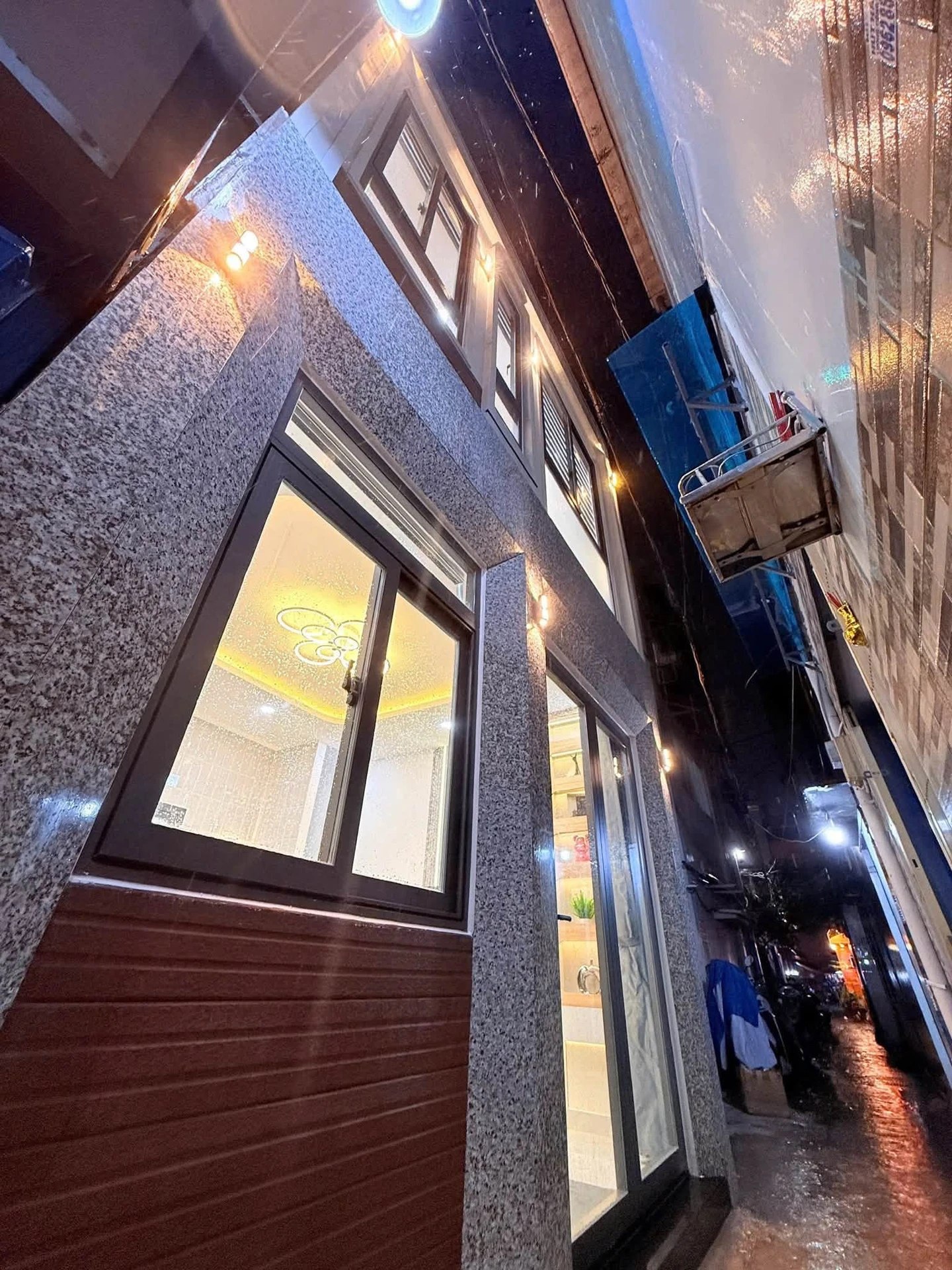 Bán nhà 2 tầng 4,5x6m, 2PN 2WC đường Trần Khắc Chân, Quận 1 giá 3,999 tỷ - Ảnh 1