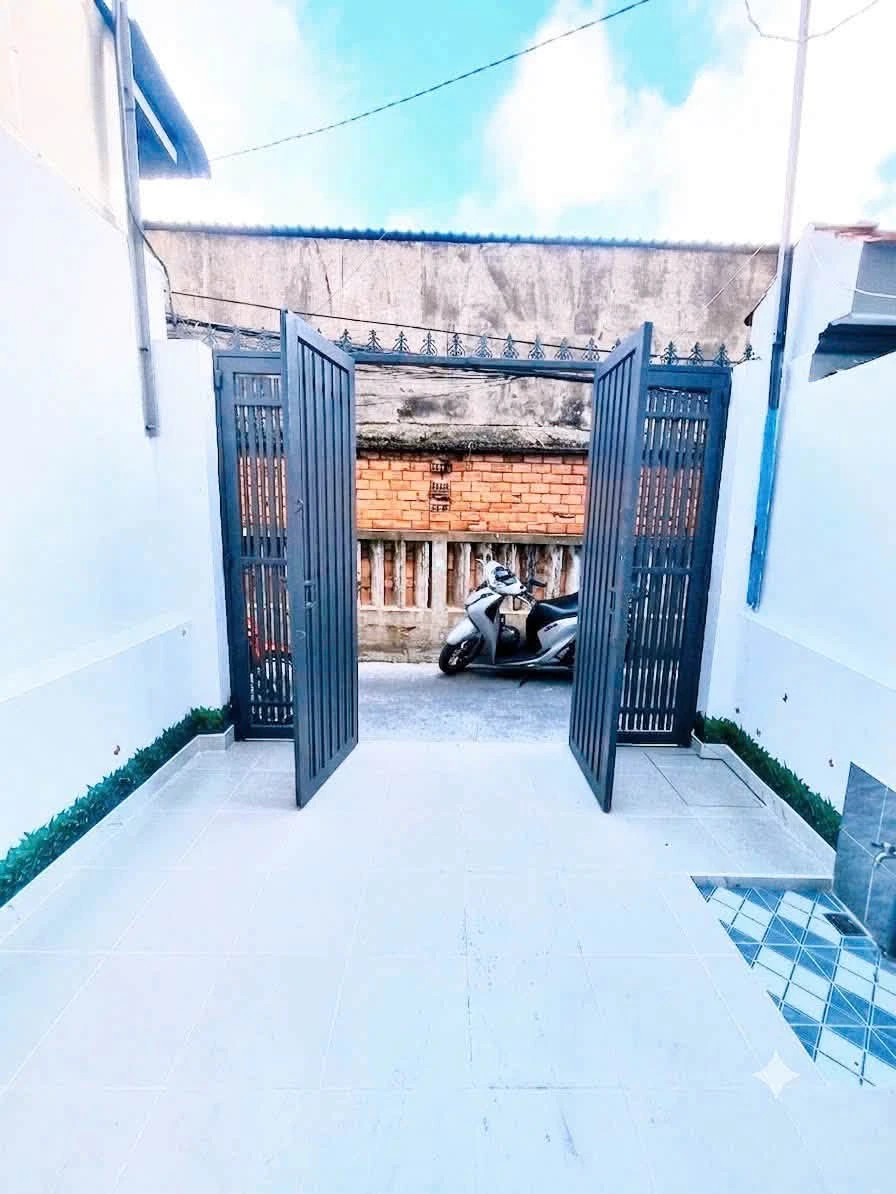 Bán nhà hẻm Nguyễn Tất Thành, Phường 18, Quận 4, 43m2, giá 4,2 tỷ - Ảnh thu nhỏ 2