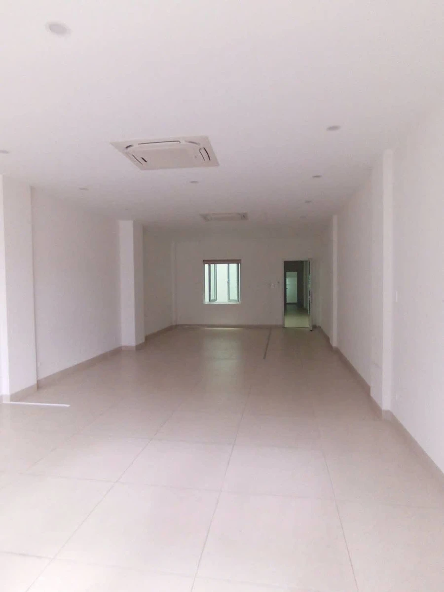 Cho thuê mặt bằng 160m² đường Lê Lợi, Quy Nhơn 15tr/tháng - Ảnh thu nhỏ 2