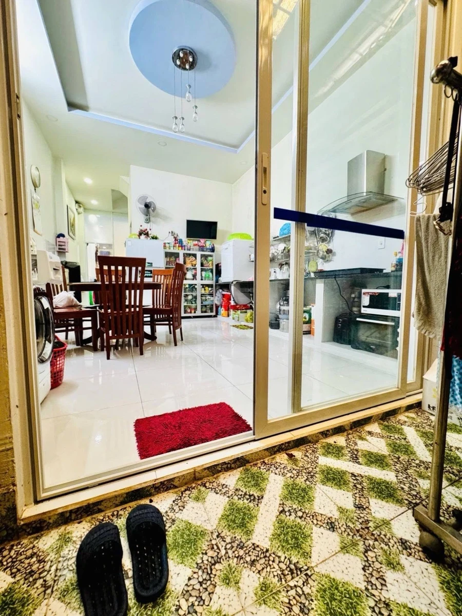 Bán nhà 1 trệt 3 lầu 96m2 (4x24) đường Bình Đông, Quận 8, giá 7,6 tỷ - Ảnh thu nhỏ 2
