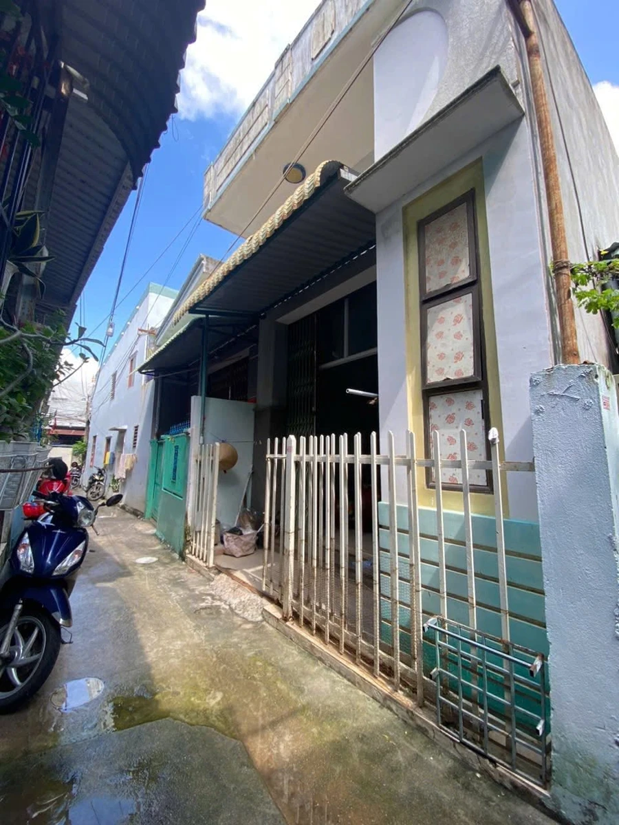 Bán nhà hẻm 42m2 Trần Hưng Đạo Quy Nhơn, 2PN 2WC - Ảnh 1