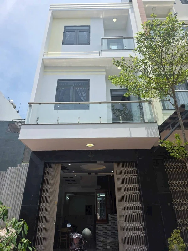 Nhà mặt tiền 4PN 3.5 tầng Quy Nhơn, 43m² - 3.95 tỷ