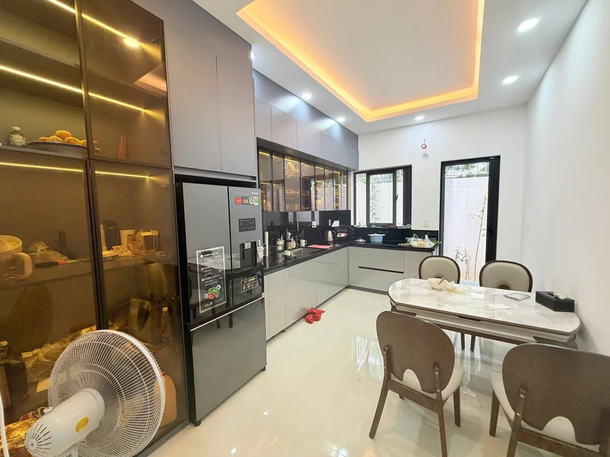 Bán nhà 4 tầng mặt tiền Đặng Huy Trứ, Nha Trang, 70.9m², 8.8 tỷ - Ảnh thu nhỏ 2