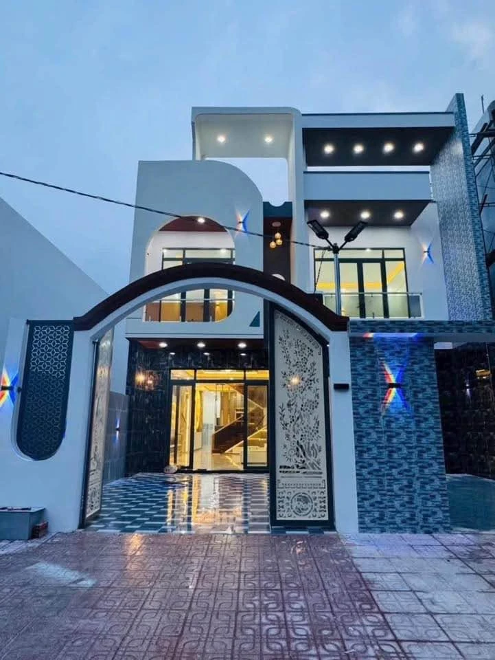 Bán nhà phố sân vườn 200m² Bình Chánh 3,75 tỷ - Ảnh 1