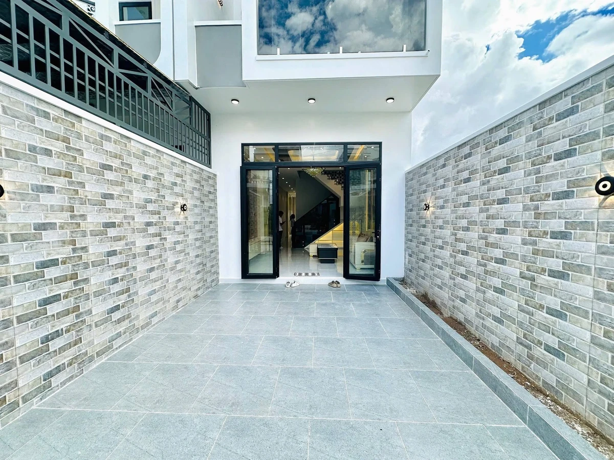 Bán nhà phố 1 trệt 1 lầu 4PN, 3WC gần đường Liên Hương, Rạch Giá, An Giang - Ảnh thu nhỏ 4
