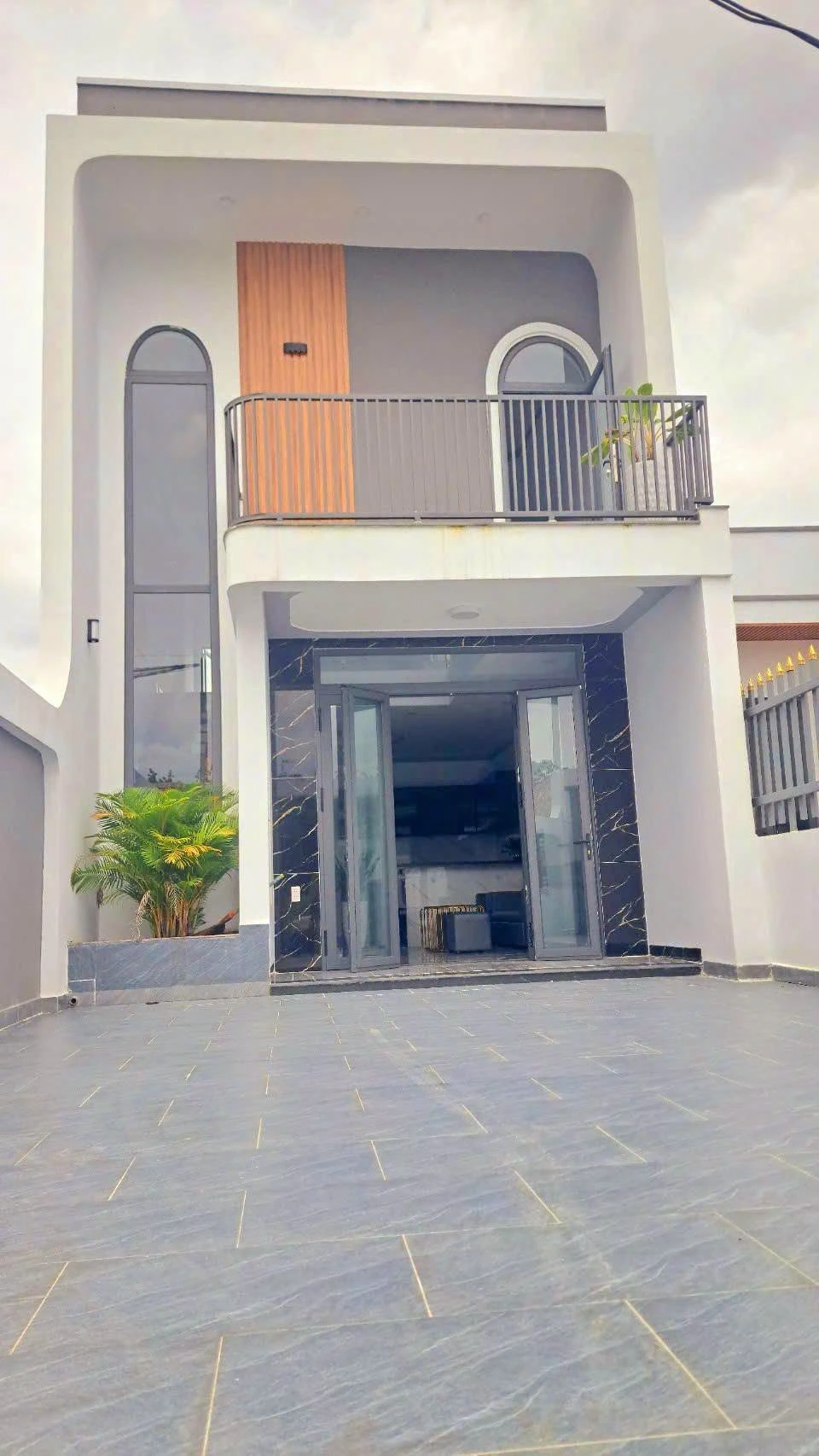 Bán nhà lầu 3 phòng ngủ 50m2 Bình Phước 1,6 tỷ - Ảnh 1
