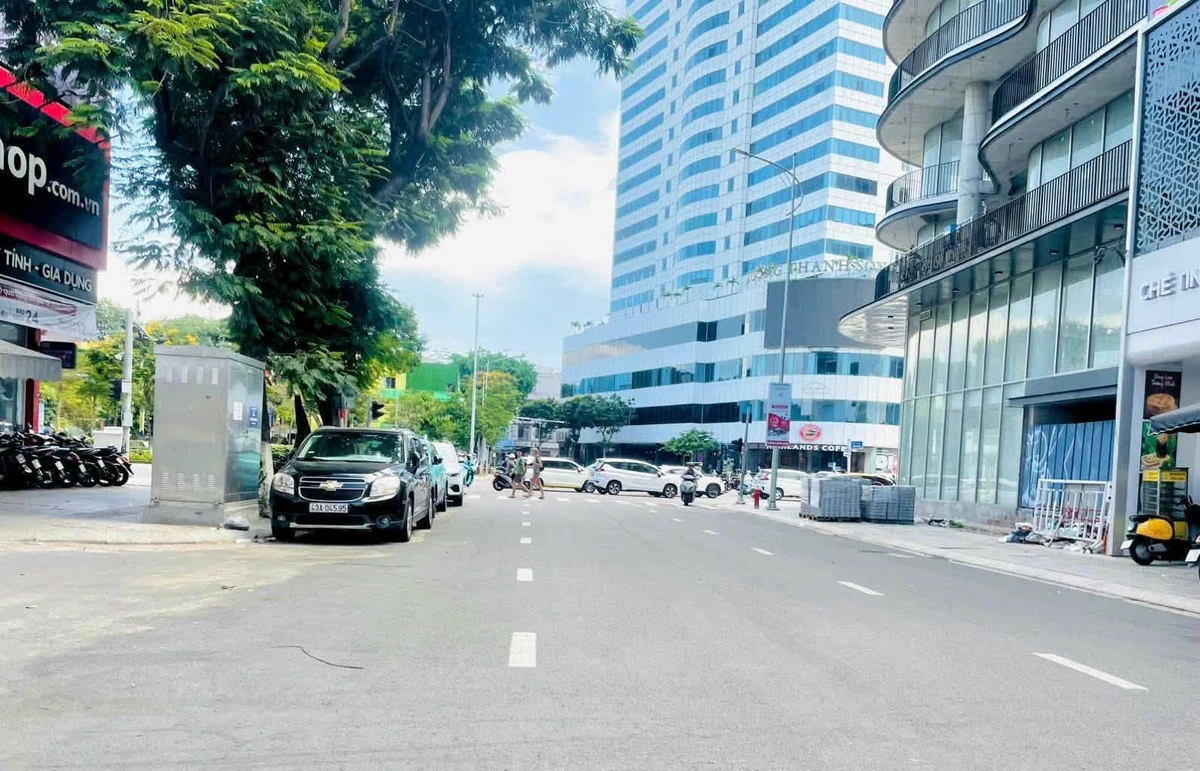 Bán nhà 4 tầng 185m2 Hải Châu Đà Nẵng giá 5,4 tỷ - Ảnh thu nhỏ 2