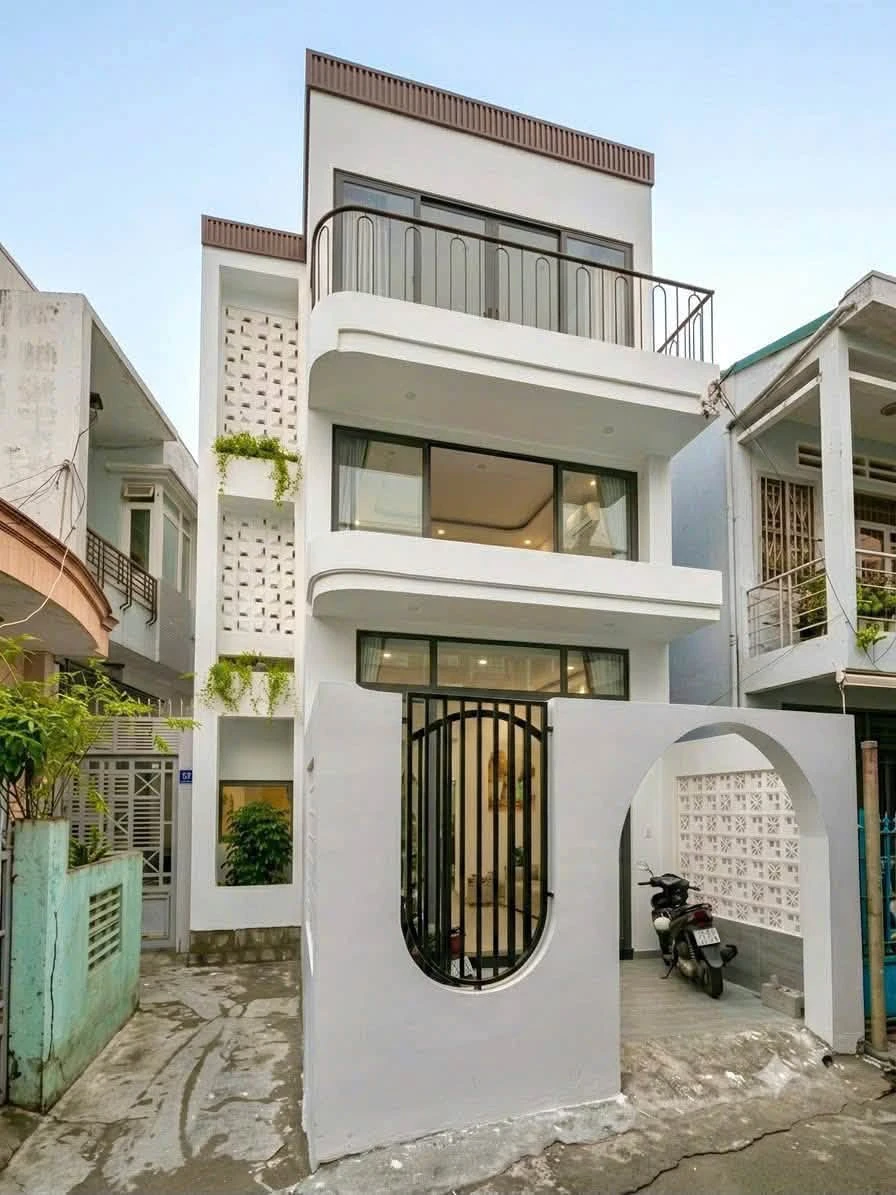 Bán nhà 3 tầng 4PN 66m2 Nha Trang 5 tỷ 5 - Ảnh 1