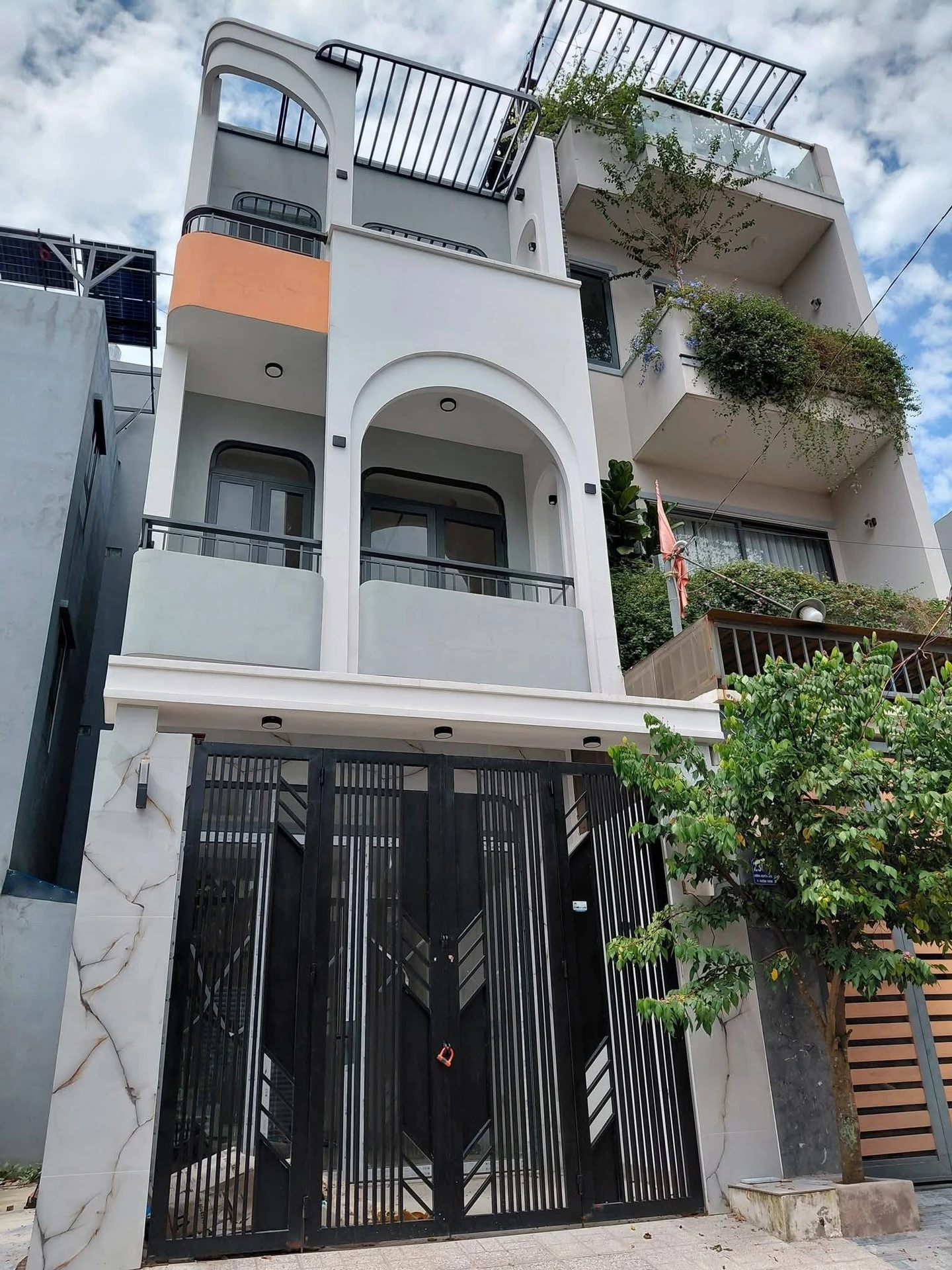 Bán nhà sát Vinhomes Grand Park 50.6m² 4 phòng, 5 tỷ - Ảnh 1