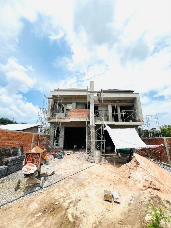 Bán nhà mặt tiền 3 PN 143m² Bảo Vinh Long Khánh 2 tỷ 900