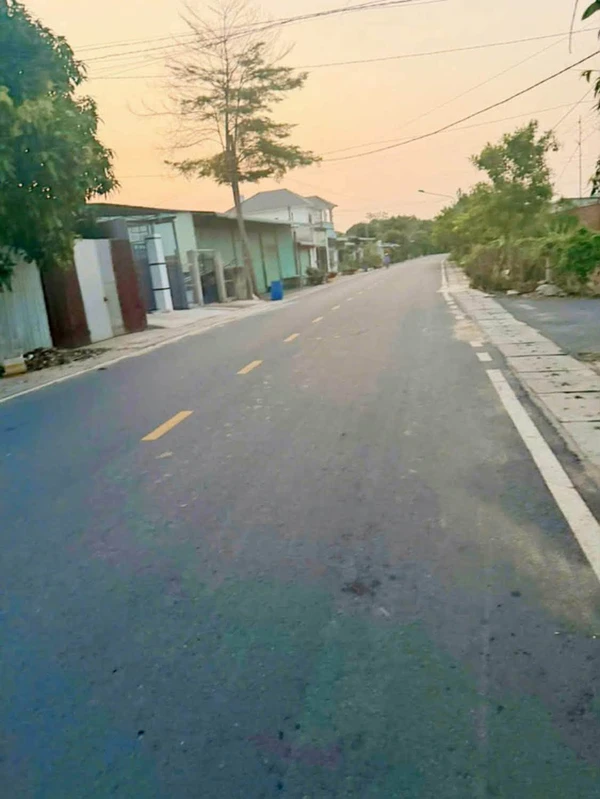 Bán nhà 2 phòng ngủ 75m² kinh doanh Phú An giá 2 tỷ 4