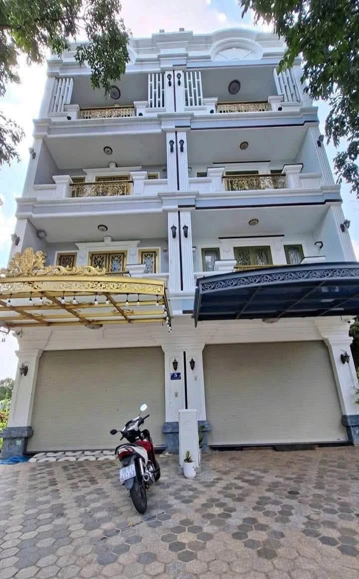 Bán nhà mặt tiền 85m Dĩ An, 1 trệt 3 lầu, thang máy - Ảnh thu nhỏ 3