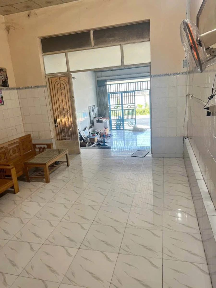 Bán nhà mặt tiền kinh doanh 150m² Bến Cát - Ảnh thu nhỏ 3